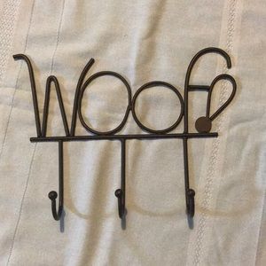Woof wall sign with hooks